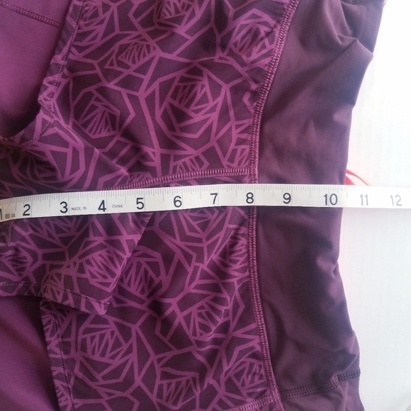 Lululemon | Speedway 2.5" Inseam Shorts size 6‎ - Picture 5 of 9